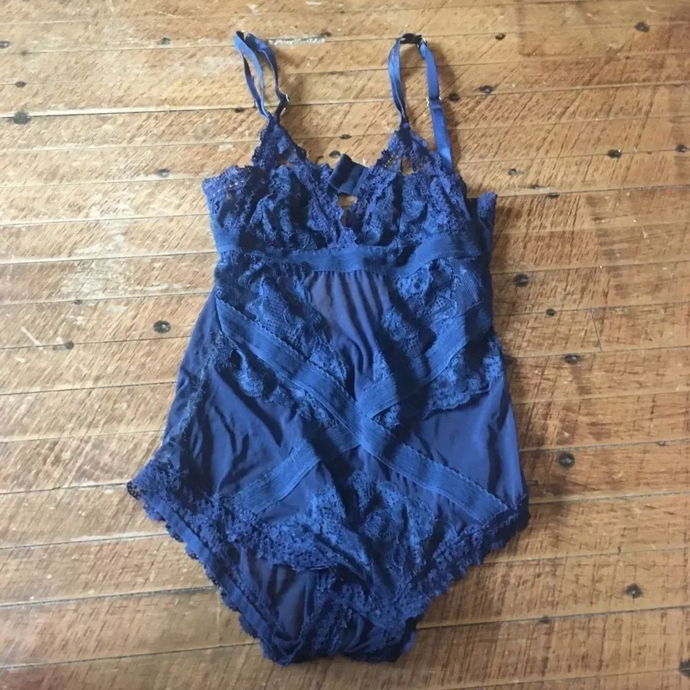 Sam Edelman navy sheer S body suit